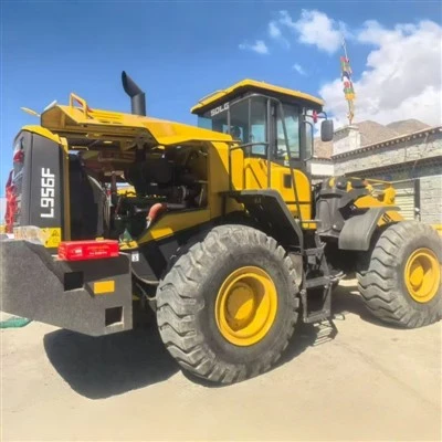 Inženirski nakladalec na kolesih